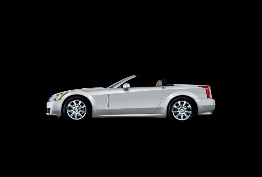  Cadillac XLR Roadster 2004 года  (фото 10 из 128)